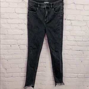 ✨NWOT Express Super High Rise Stretch Jeans